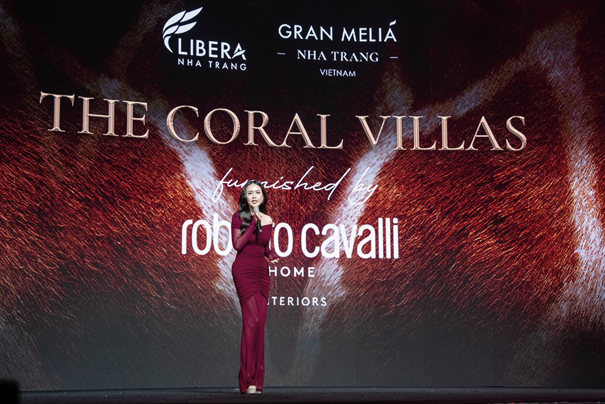 Đại Diện EuroStyle Studio Giới Thiệu Siêu Dinh Thự Từ Roberto Cavalli Home Interiors Tại El Gran Viaje